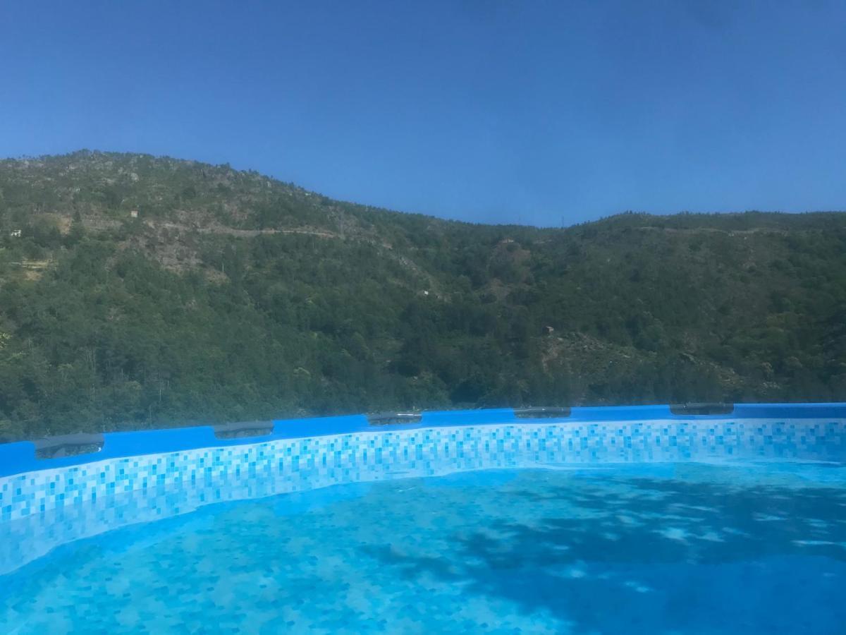 لوريغا Casa Do Meio Da Vila المظهر الخارجي الصورة